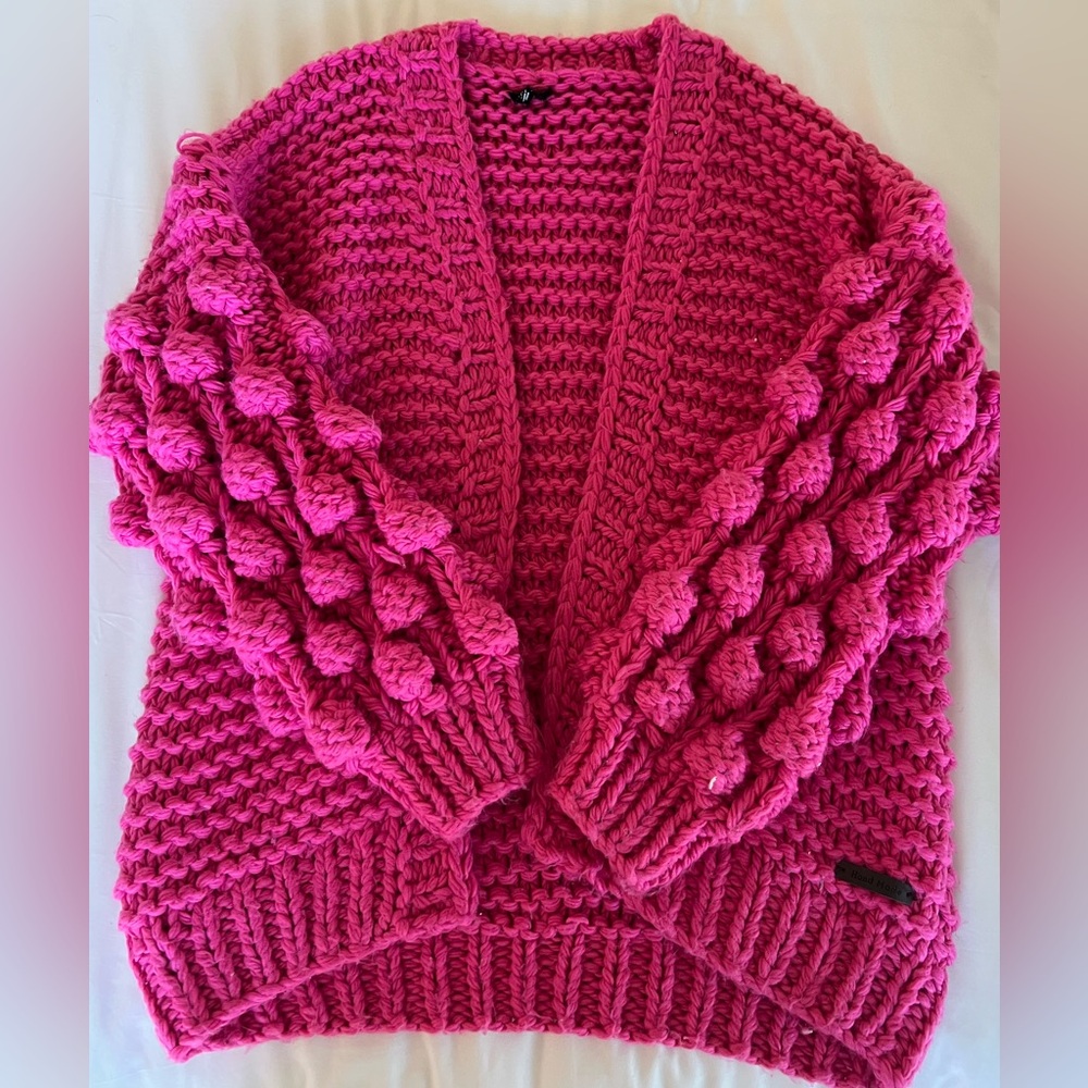 Rachel Chunky Bubble-Sleeve Open Cardigan in Hot Pink